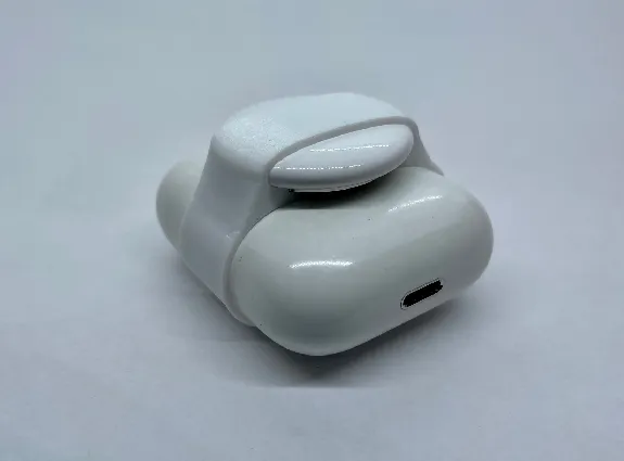 Vỏ bảo vệ AirTag cho AirPods và AirPods Pro - Image 3