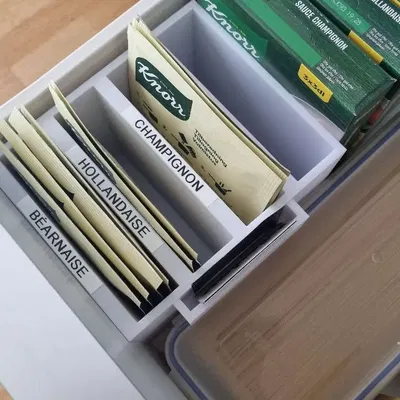 Giá đỡ lưu trữ túi sốt Knorr với kệ công thức