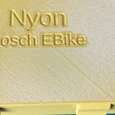 Hộp lưu trữ Nyon Bosch (Ebike) với cáp sạc USB