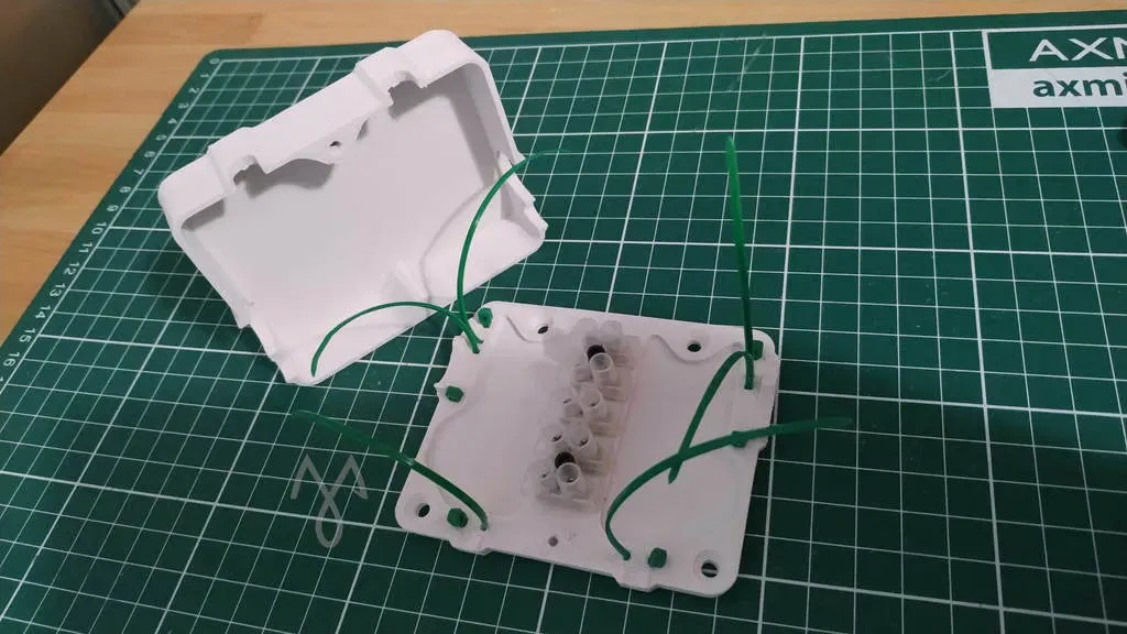 Hộp nối điện cho dây 16mm hoặc 7mm - Image 1