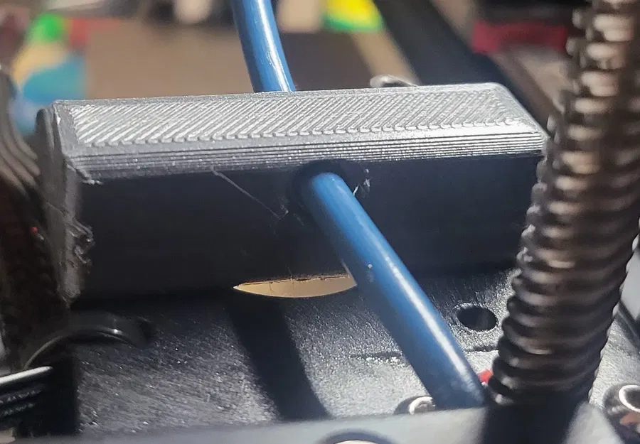 Giá đỡ ống Bowden ngược cho máy in Ender 3 v2 Neo - Image 1