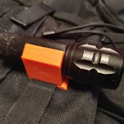 Kẹp đèn pin Molle 28mm chắc chắn và dễ in