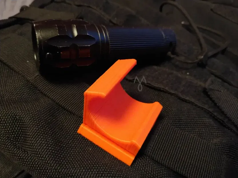 Kẹp đèn pin Molle 28mm chắc chắn và dễ in - Image 2