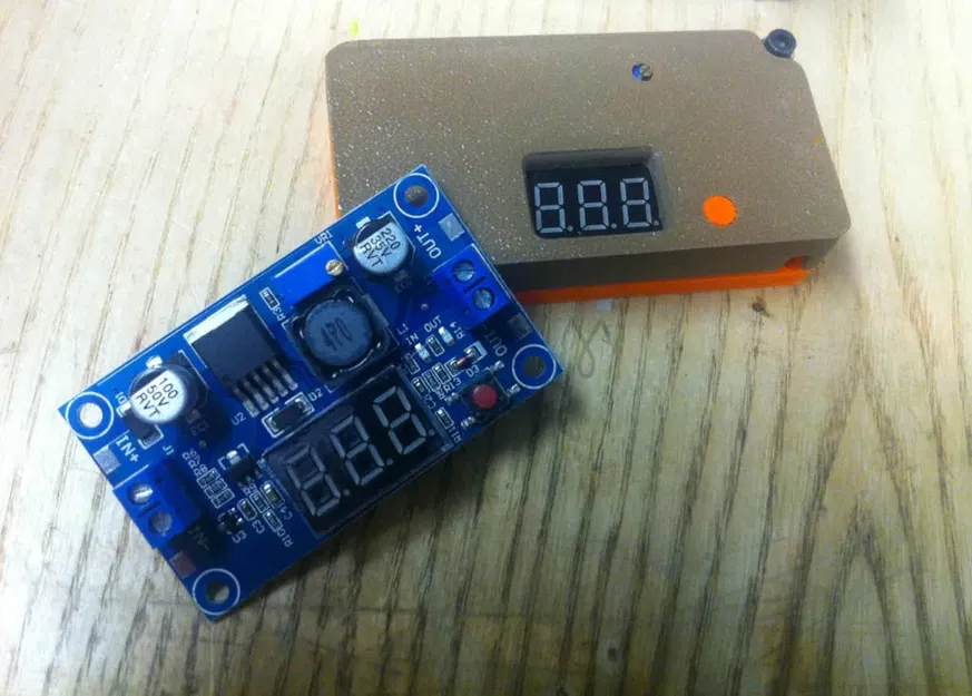 Vỏ bảo vệ DC-DC LM2596 với tính năng quản lý cáp - Image 1