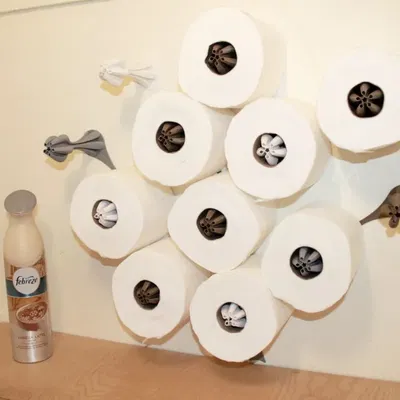 Cây đỡ giấy vệ sinh sáng tạo từ ý tưởng bất ngờ