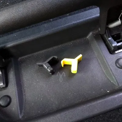 Kẹp tay cầm ghế sau gập OEM cho Zafira B (Opel/Vauxhall)