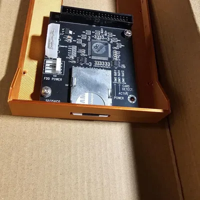 Giá đỡ thẻ SD cho khe đĩa mềm 3.5" trong retrocomputing