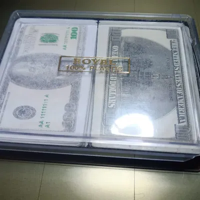 Hộp thay thế cho bộ bài poker bị hỏng