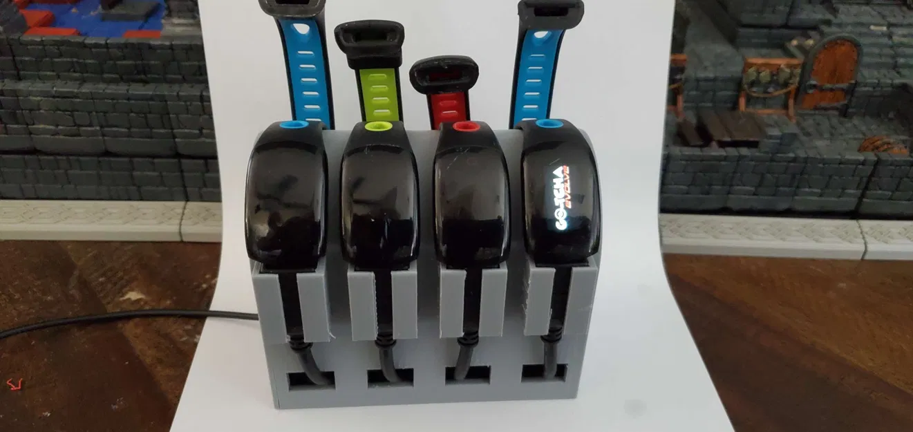 Đế sạc cho bốn đồng hồ đeo tay Go-tcha Evolved Pokémon Go - Image 1