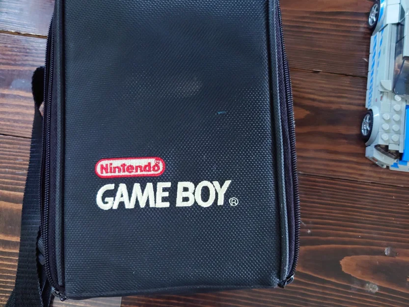 Giá đỡ Switch từ vỏ Gameboy cổ điển - Image 1