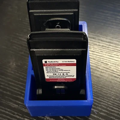 Tổ chức pin Radioddity GM30 cho bàn làm việc