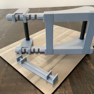 Giá đỡ cuộn filament điều chỉnh và gập lại được