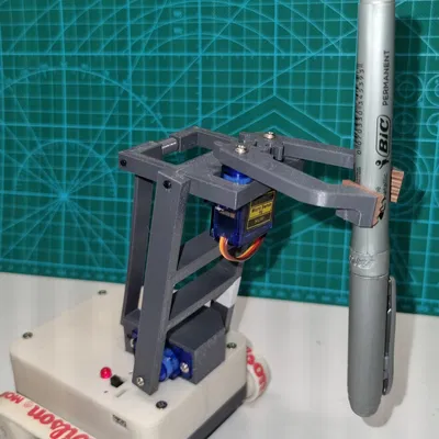 Robot MiniBot điều khiển Wifi với cánh tay cơ khí cho văn phòng