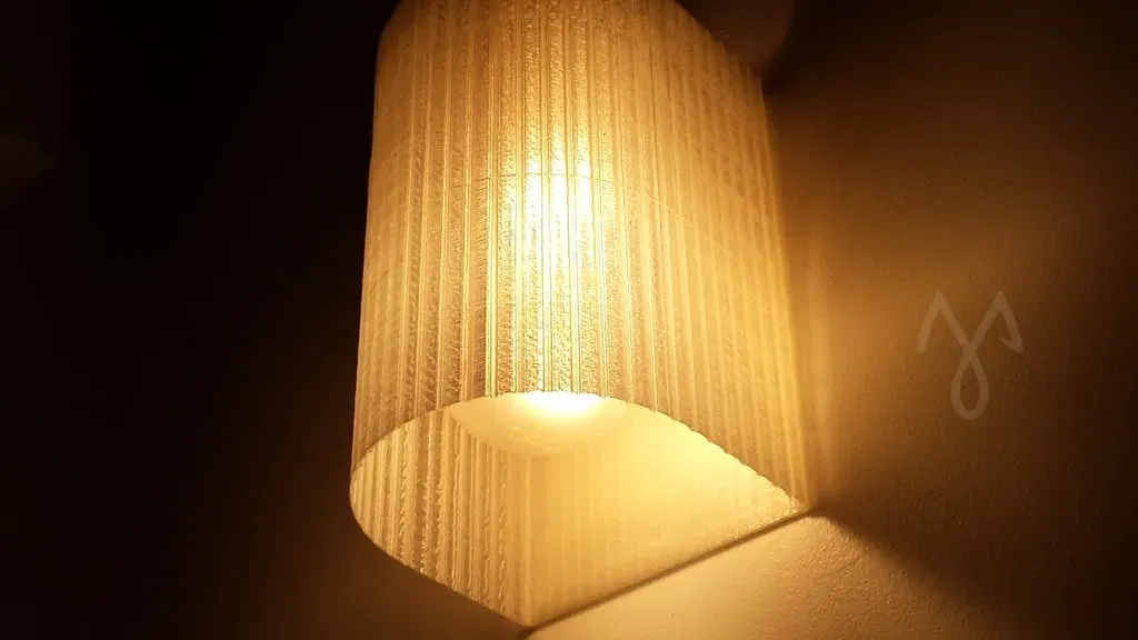 Đèn chụp hiện đại với thiết kế sọc nhẹ nhàng - Image 2