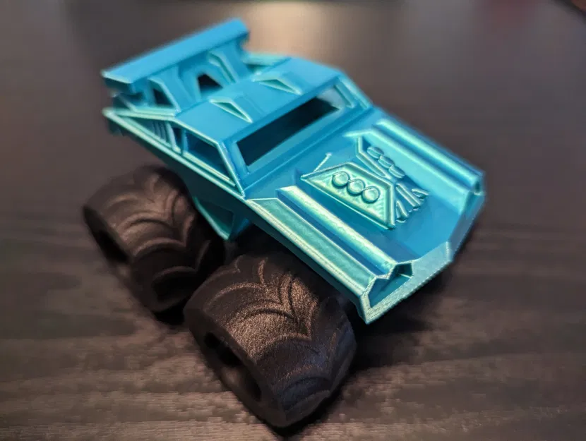 Xe tải quái vật với ổ bi và lốp lớn - Image 2