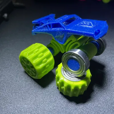 Xe tải quái vật nhỏ in PETG với lốp Fiberlogy 40D