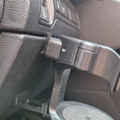 Giá đỡ cốc cho vị trí lái xe Peugeot 308 T9