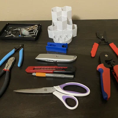 Giá đỡ dụng cụ cầm tay tiện lợi cho văn phòng và gia đình