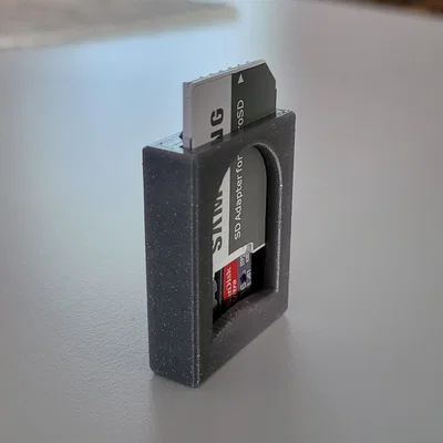 Chìa khóa đựng thẻ nhớ micro SD và bộ chuyển đổi