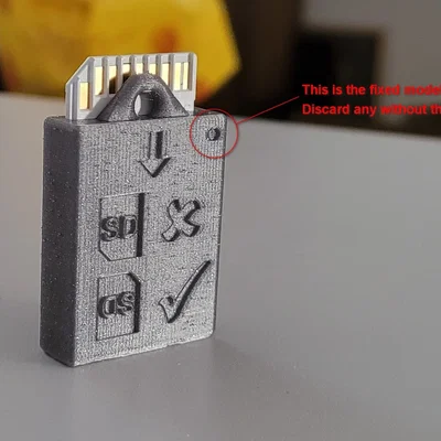 Chìa khóa đựng thẻ nhớ micro SD và bộ chuyển đổi