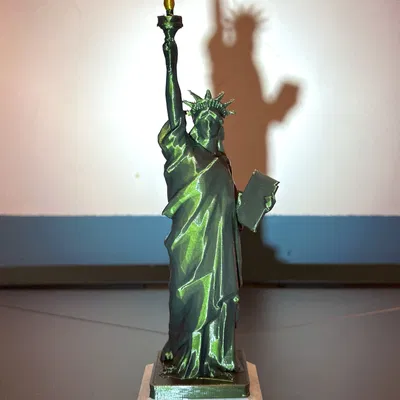 Tượng Nữ thần Tự do phong cách low poly