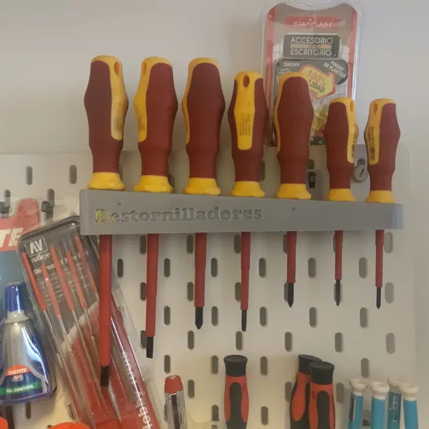 Giá đỡ cho dụng cụ điện của thợ điện trên kệ IKEA Skadis - Image 2