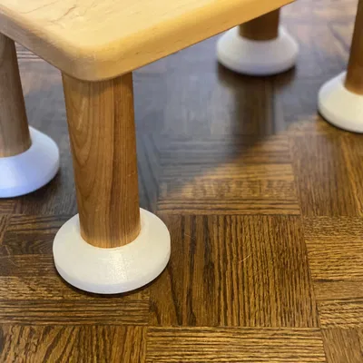 Đế rộng cho chân bàn tròn tăng cường độ ổn định