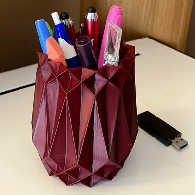 Bình đựng bút chì/bút bi với thiết kế hình kim cương