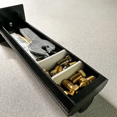 Ngăn kéo phân chia với nhãn kích thước vòi phun