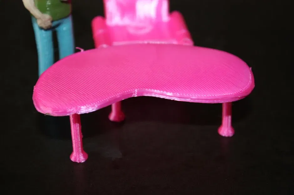 Bàn hình thận cho ngôi nhà búp bê theo tỷ lệ 1:22,5 - Image 1