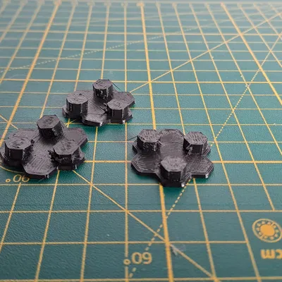 Giá đỡ laptop với chân cao su hình lục giác Prusament