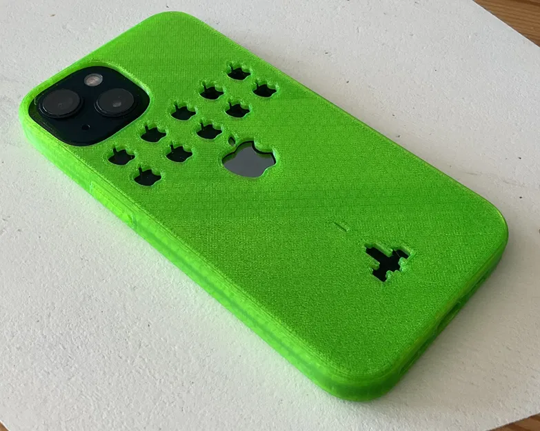 Ốp lưng bảo vệ cho Iphone 13 làm bằng TPU - Image 1