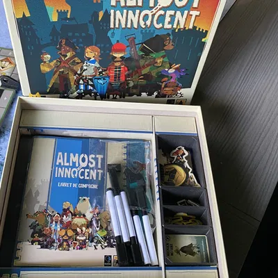 Giá đỡ thẻ bài cho trò chơi Almost Innocent