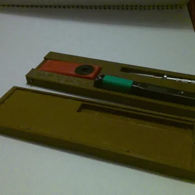 Vỏ và giá đỡ cho máy hàn Pinecil V2