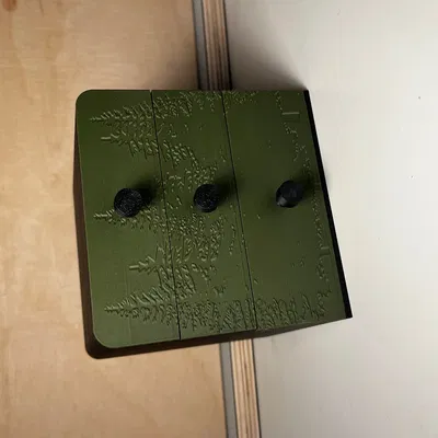 Tủ nhỏ cho dụng cụ với họa tiết cây cối