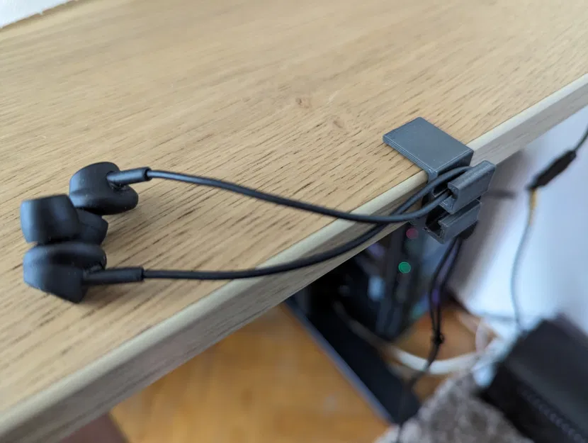 Kẹp dây cáp gắn bàn nhỏ gọn cho không gian làm việc - Image 2