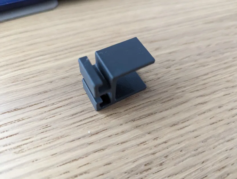 Kẹp dây cáp gắn bàn nhỏ gọn cho không gian làm việc - Image 4