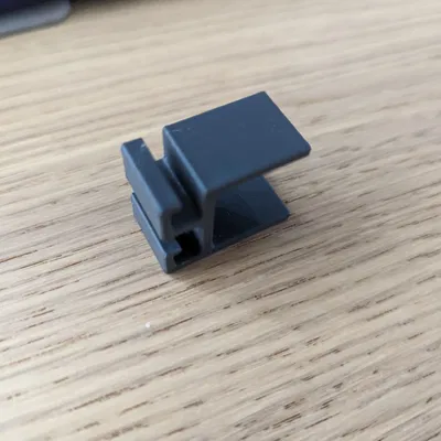 Kẹp dây cáp gắn bàn nhỏ gọn cho không gian làm việc