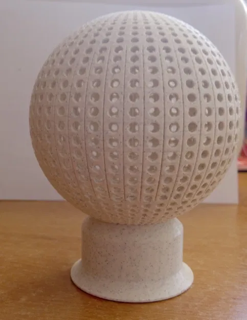 Đèn trang trí hình cầu lỗ cho nến LED - Image 1