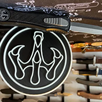 Biểu tượng dao G&G Hawk của Grant và Gavin