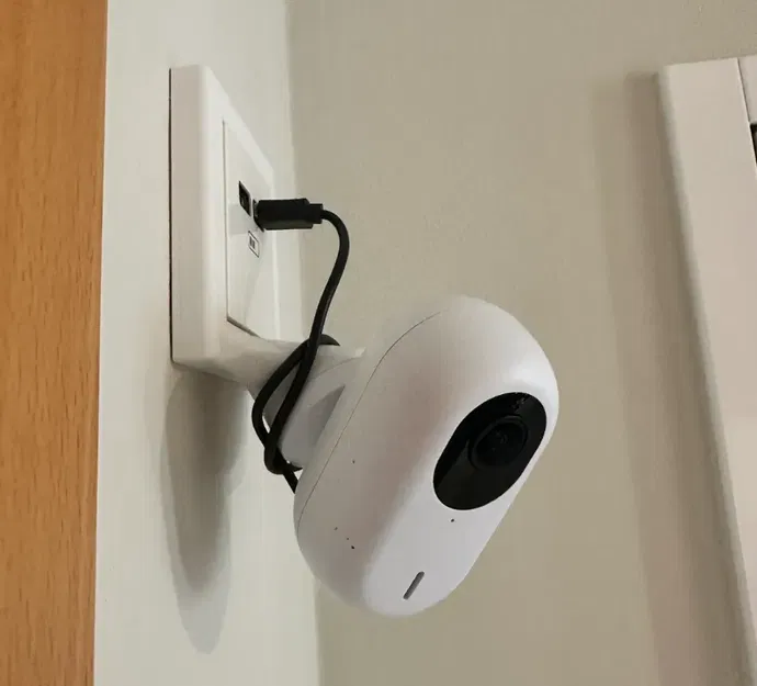 Giá đỡ camera Unifi G3 Instant cho ổ cắm Merten - Image 2