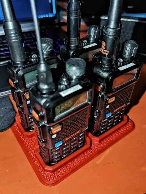 Giá đỡ lưu trữ cho 4 bộ đàm Baofeng - Image 1