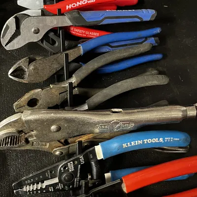 Kẹp giữ cho kìm đa năng