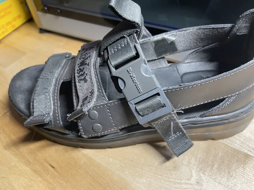Khóa đai nam Dr. Martens cho sandal - Image 2