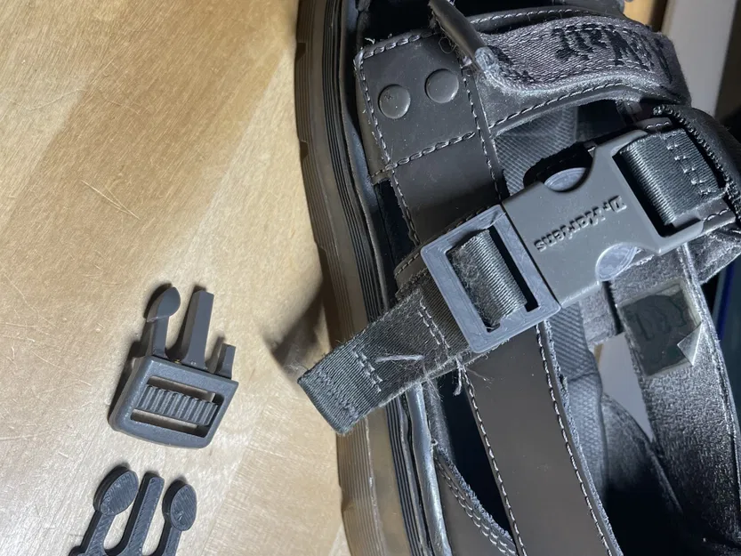 Khóa đai nam Dr. Martens cho sandal - Image 3