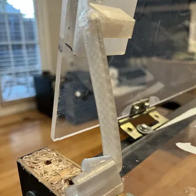 Giá đỡ cửa kiểu đứng cho tủ acrylic tự chế