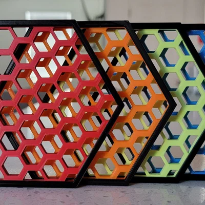 Đế lót ly hình tổ ong với 2 phiên bản khác nhau