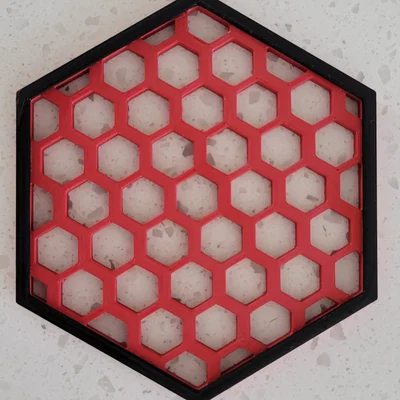 Đế lót ly hình tổ ong với 2 phiên bản khác nhau