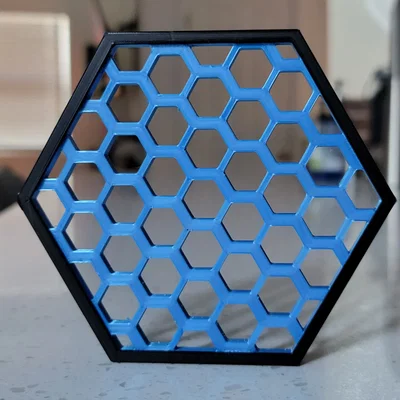 Đế lót ly hình tổ ong với 2 phiên bản khác nhau