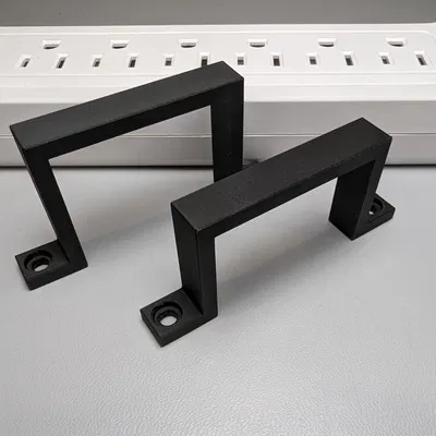 Giá đỡ gắn bảo vệ quá tải CyberPower P704U dưới bàn